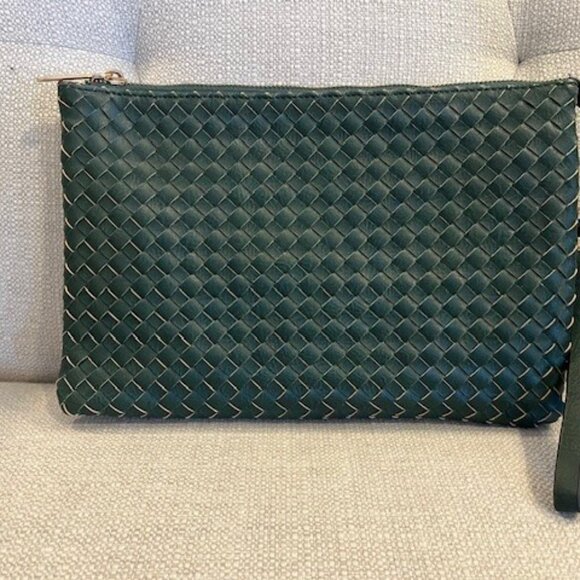 Versatile Crossbody, Wristlet or Clutch Leather Bag - Women's - Never Used - Picture 6 of 9